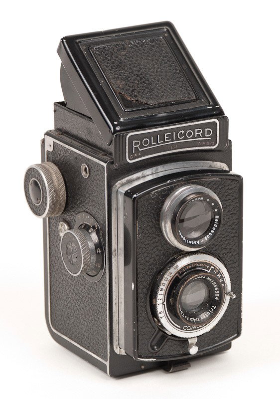 Rolleicord Twin Lens Reflex, 120 Roll Film Camera : Rolleicord Twin Lens Reflex, 120 Roll Film Camera (Serial no. 612128) with Compur Shutter and Zeiss Triotar Lens. Manufactured by Franke & Heidecke in Braunschweig, Germany. Provenance: The Kaprelian 