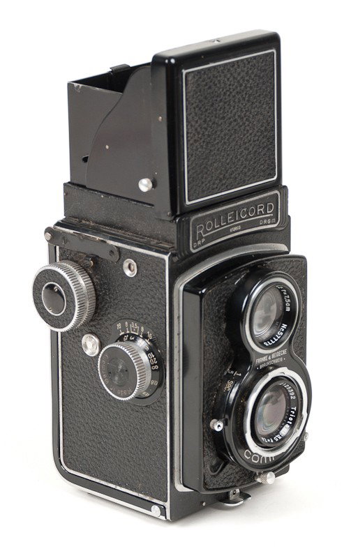 Rolleicord II Twin Lens Reflex Roll Film Camera: Rolleicord II Twin Lens Reflex Roll Film Camera (Serial no. 612603) with Zeiss Triotar Lens and Compur Shutter. Manufactured by Franke & Heidecke in Braunschweig, Germany. Provenance: The Kaprelian Ca