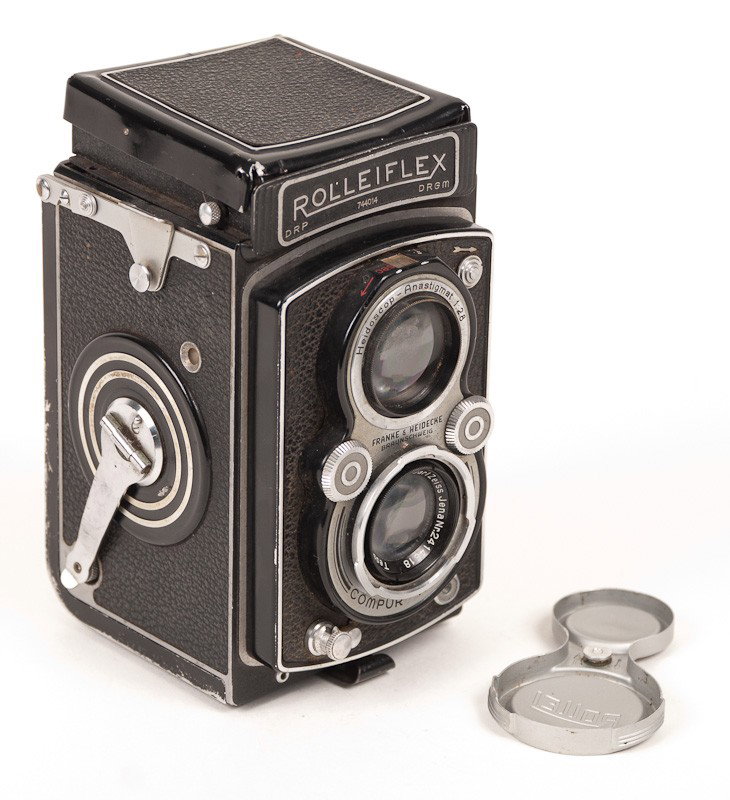 Rolleiflex Automat Twin Lens Reflex Roll Film Camera: Rolleiflex Automat Twin Lens Reflex Roll Film Camera (Serial No. 744014) with Zeiss Tessar Lens and Compur-Rapid Shutter. Manufactured by Franke & Heidecke in Braunschweig, Germany. Provenance: The Ka