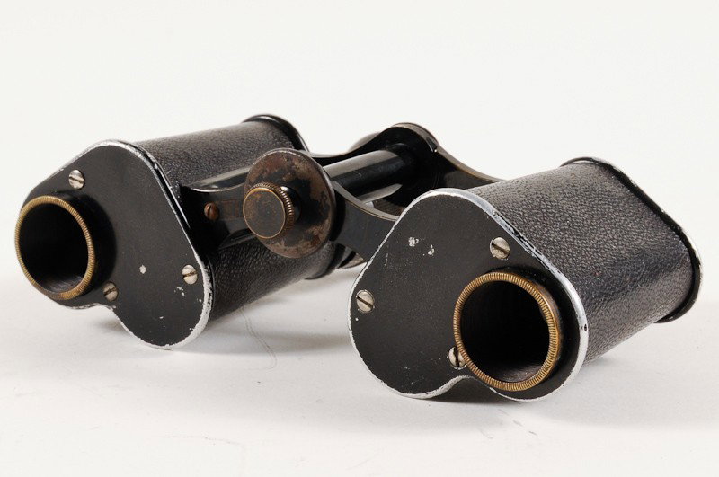 Carl Zeiss Jena Feldstecher Vergr,=6 Binoculars: Carl Zeiss Jena Feldstecher Vergr,=6 Binoculars (Serial No. 6559). Provenance: The Kaprelian Camera Collection, Philadelphia, PA.