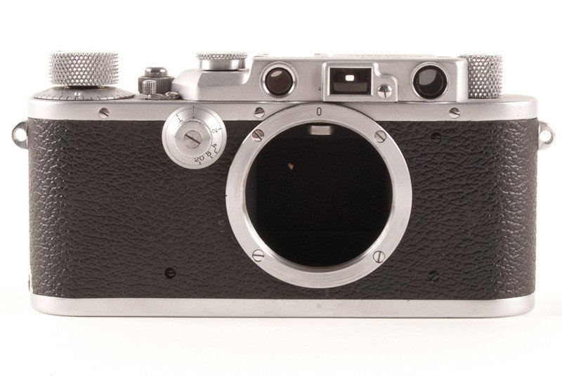 Leica IIIa Camera Body: Leica IIIa Camera Body (Serial No. 217121). Manufactured by Ernst Leitz in Wetzlar, Germany. Provenance: The Kaprelian Camera Collection, Philadelphia, PA.