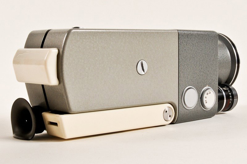 Leicina 8 V, 8mm Movie Camera - 4
