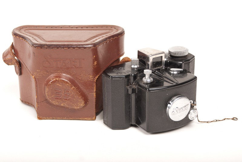 Start 35 Subminiature Bakelite Camera with Leather case