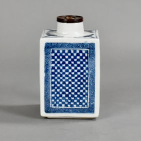 Chinese Export Blue and White Porcelain Tea Caddy
