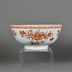 Chinese Export Gilt Decorated and Iron Red Glazed Porcelain Bowl