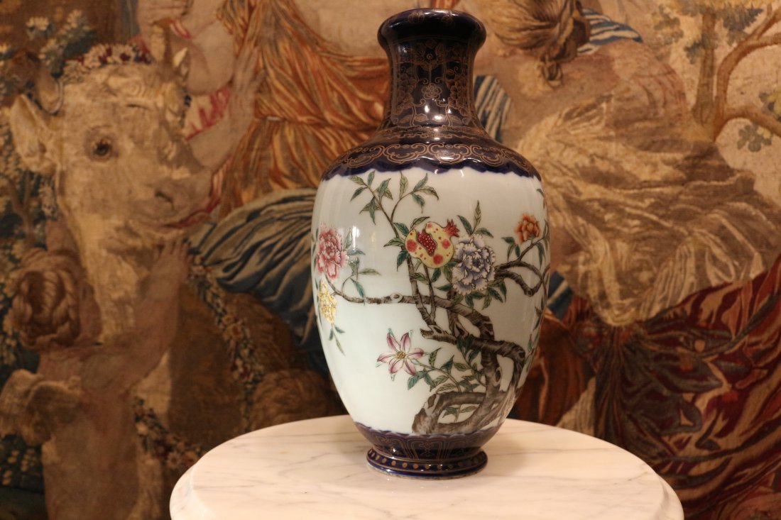 ANTIQUE CHINESE VASE POSSIBLY QIANLONG MARK AND PERIOD (1 of 7)