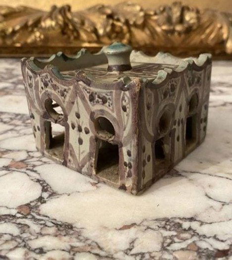 EARLY ISLAMIC POTTERY OIL LAMP IN THE FORM OF A MOSQUE most likely Kashan Lusterware (1 of 5)