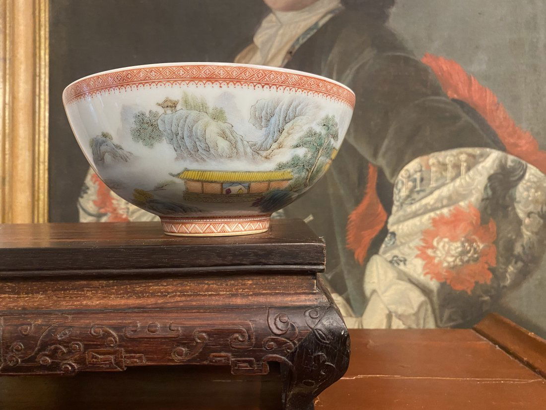 FINE antique CHINESE MARKED BOWL VERY FINE Qianlong: Very fine chinese antique bowl with signature.