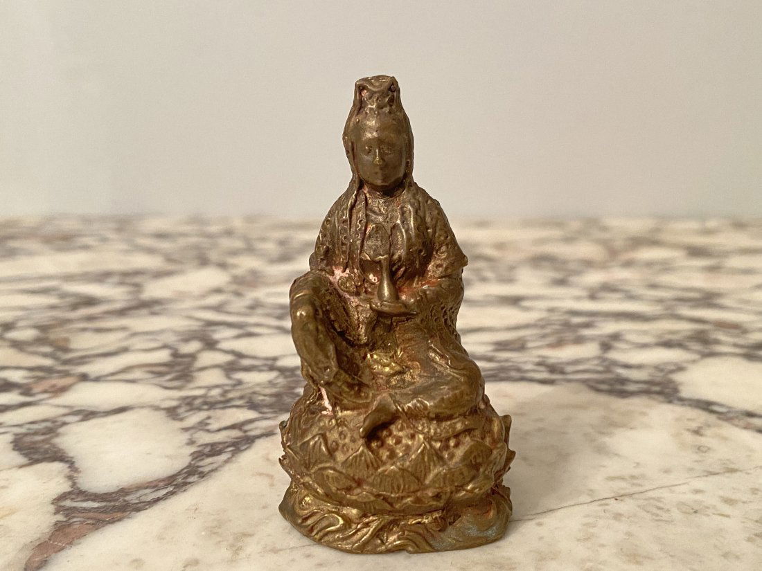 ANTIQUE CHINESE QING DYNASTY GUANYIN BRONZE (1 of 2)