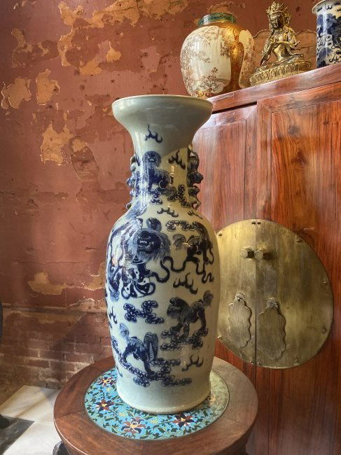Large antique chinese Qing Dynasty vase (1 of 3)