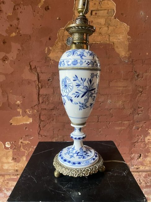 Antique Meissen porcelain vase lamp: Antique Meissen porcelain vase made into a lamp