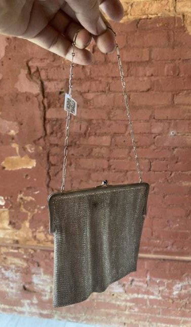 Amazing Sterling silver Art deco purse: Amazing Art deco antique sterling silver purse weighing approximately 116 g