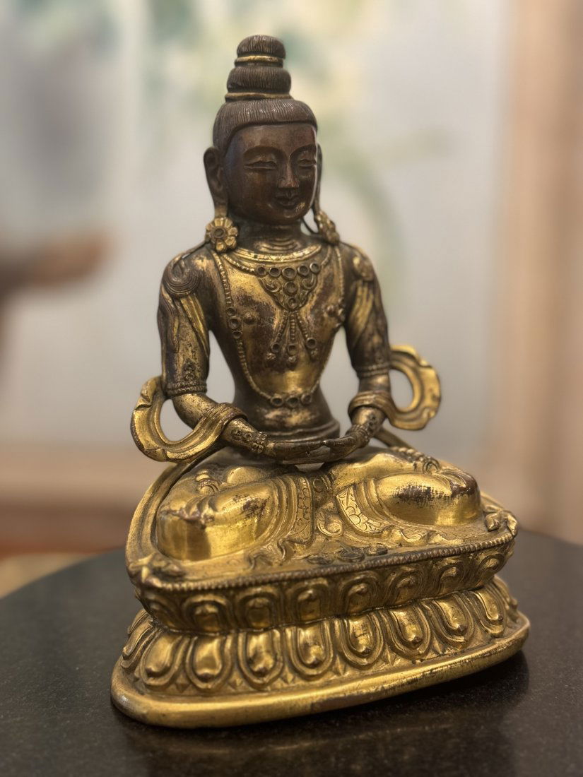 Fine 18th century Qing dynasty Buddha (1 of 6)