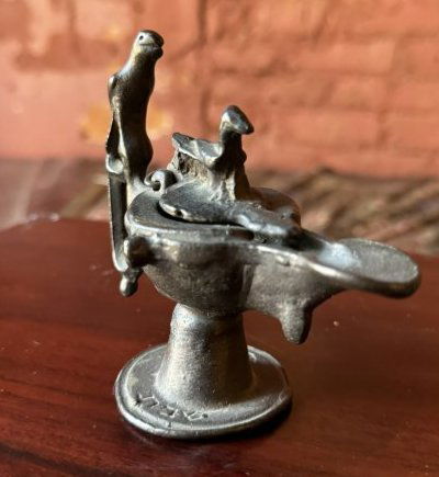 Antique Judaica  bronze oil lamp antiquity (1 of 2)