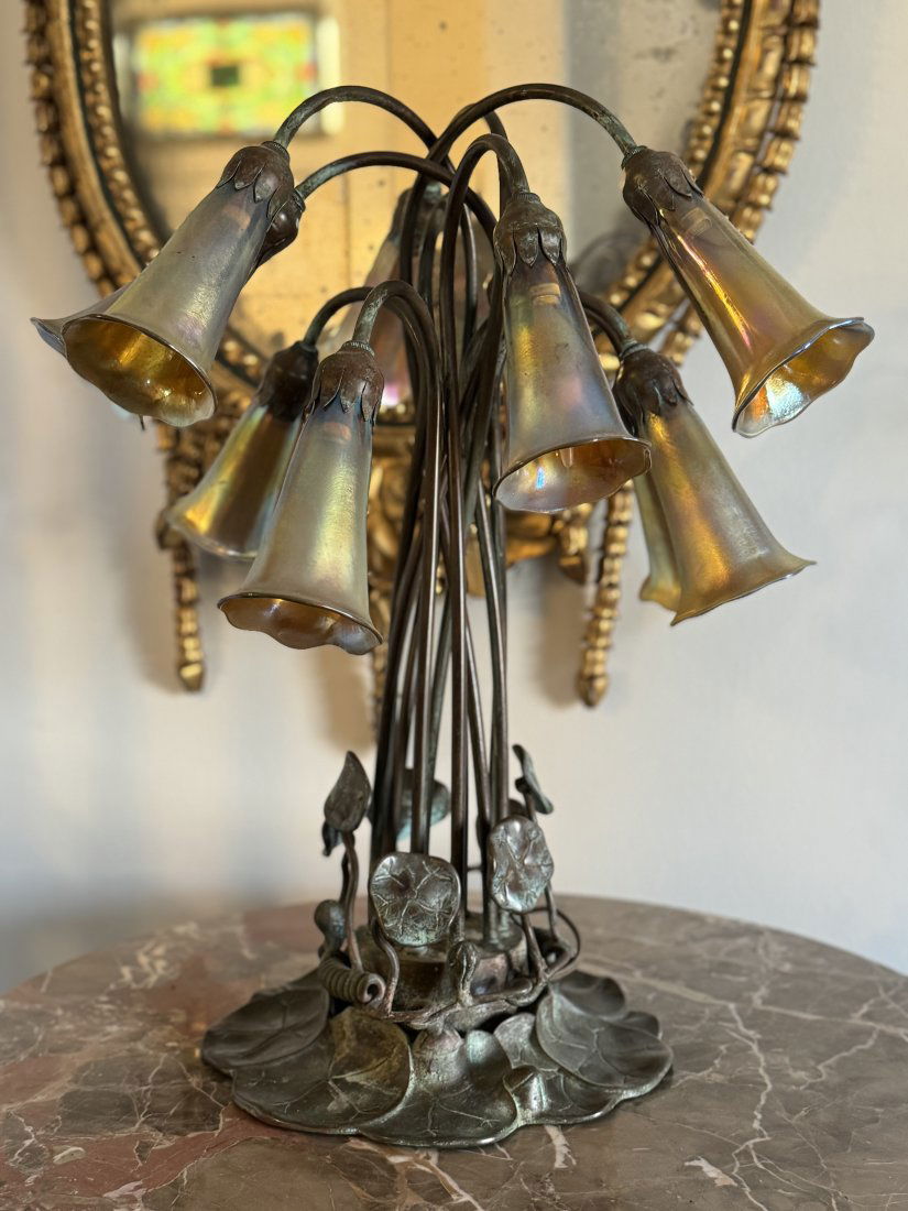 Beautiful 10 Light Lilly Tiffany Studios Lamp (1 of 6)