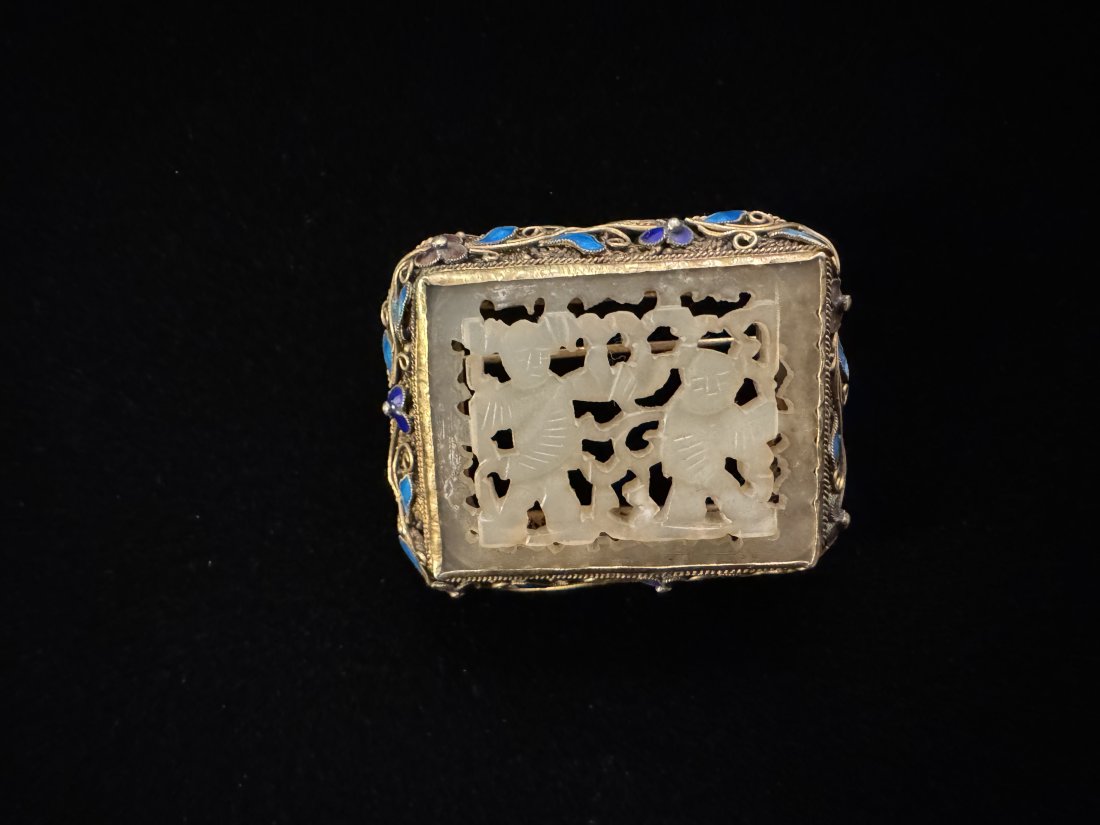 Fine Qing dynasty White Jade and silver enamel brooch jewlery: Very fine Qing dynasty white Jade and silver enamel brooch. Well carved. Qing dynasty Jade