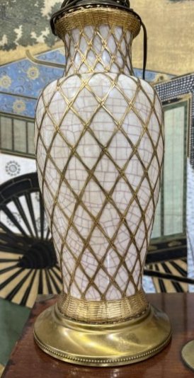 Fine Japanese Meiji period porcelain lamp: Japanese Meiji period porcelain lamp with gilt wire work.
