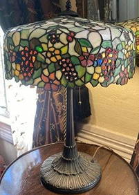 Beautiful Antique Arts and Crafts period stained glass lamp (1 of 8)