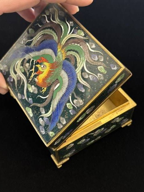 Meiji Japanese Cloisonné Box: Fine Japanese Meiji period Cloisonné box with gilt liner