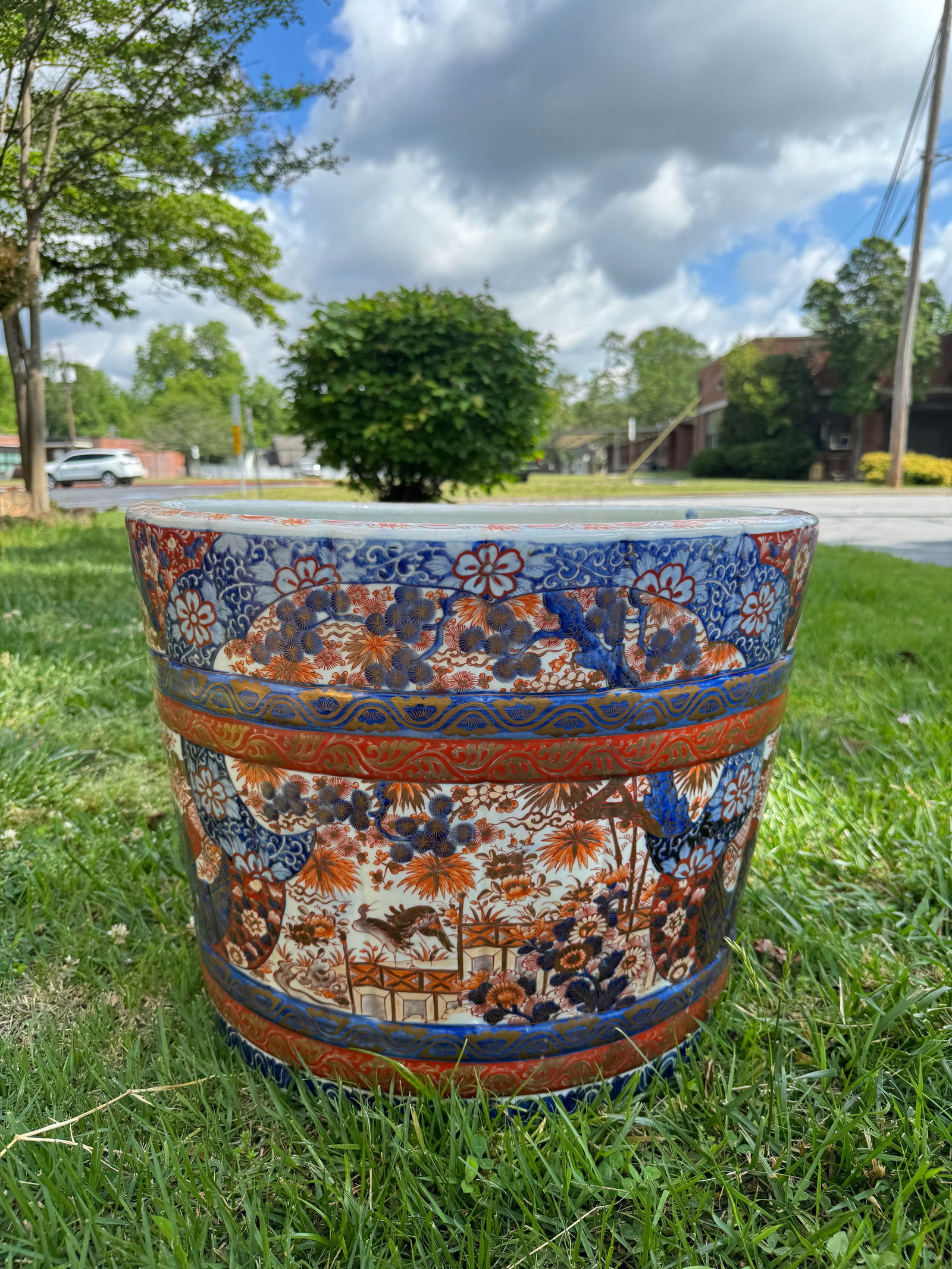 Large Meiji period Imari porcelain planter (1 of 5)