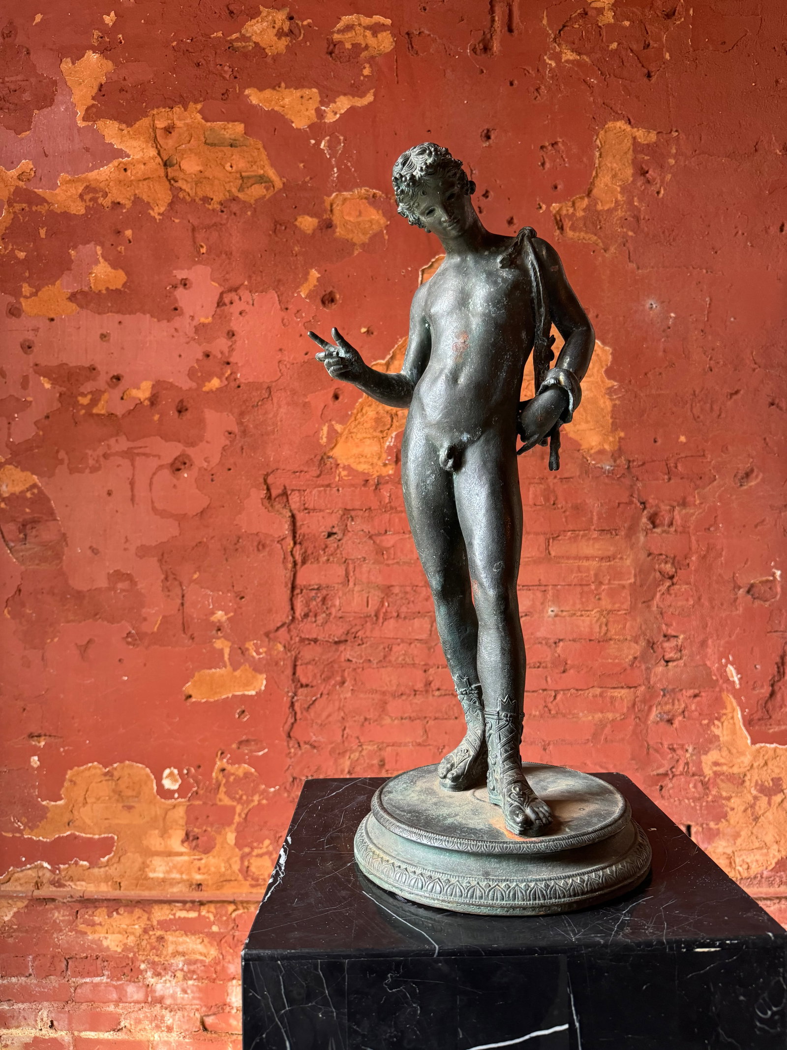 Antique neoclassical Grand tour bronze Male Nude: Finally cast Neo classical 19th century grand tour bronze. The bronze stands at just over 24 inches high.