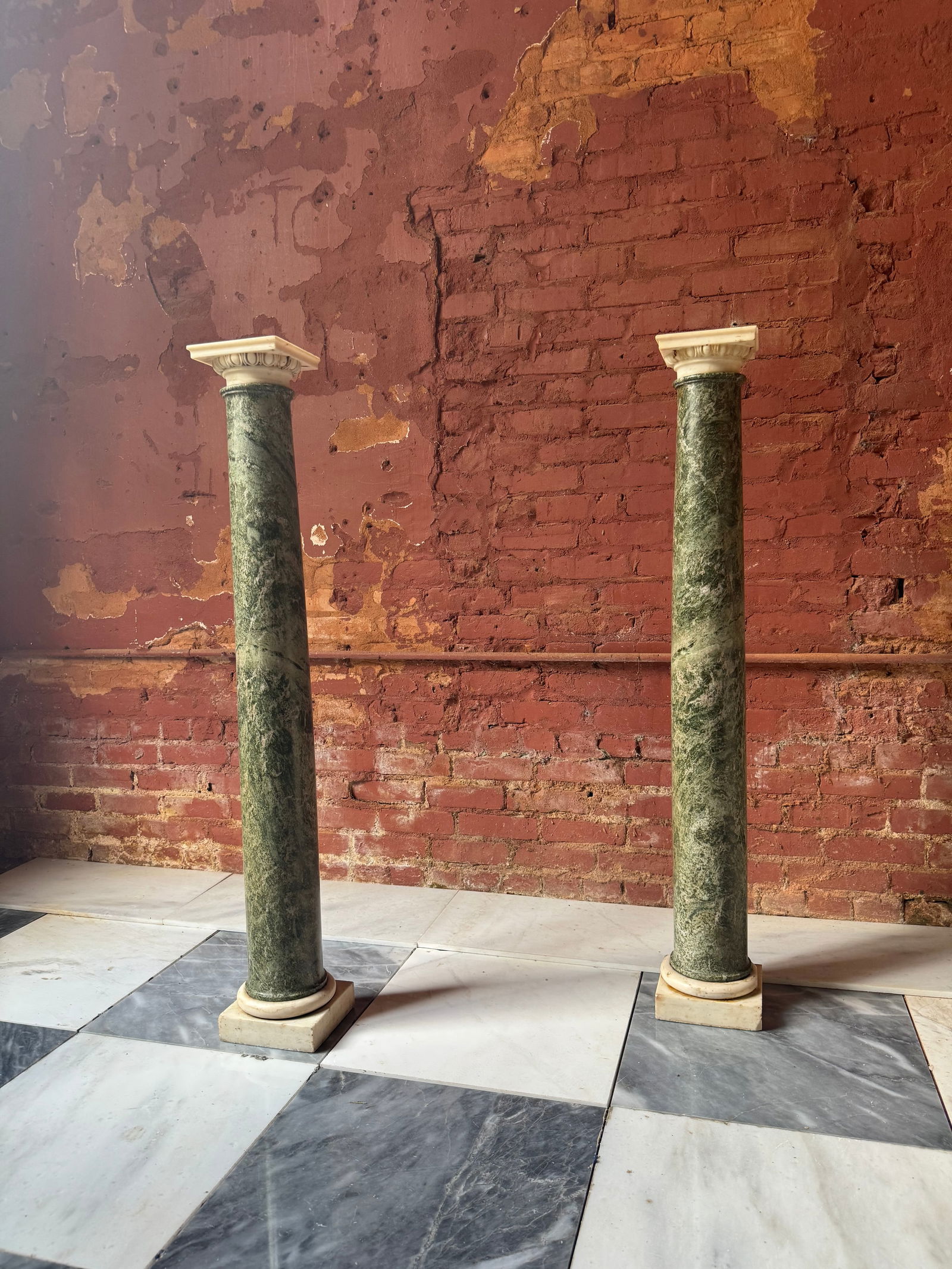 Fine pair of Roman 18th/19th century Neoclassical marble pedestals (1 of 3)
