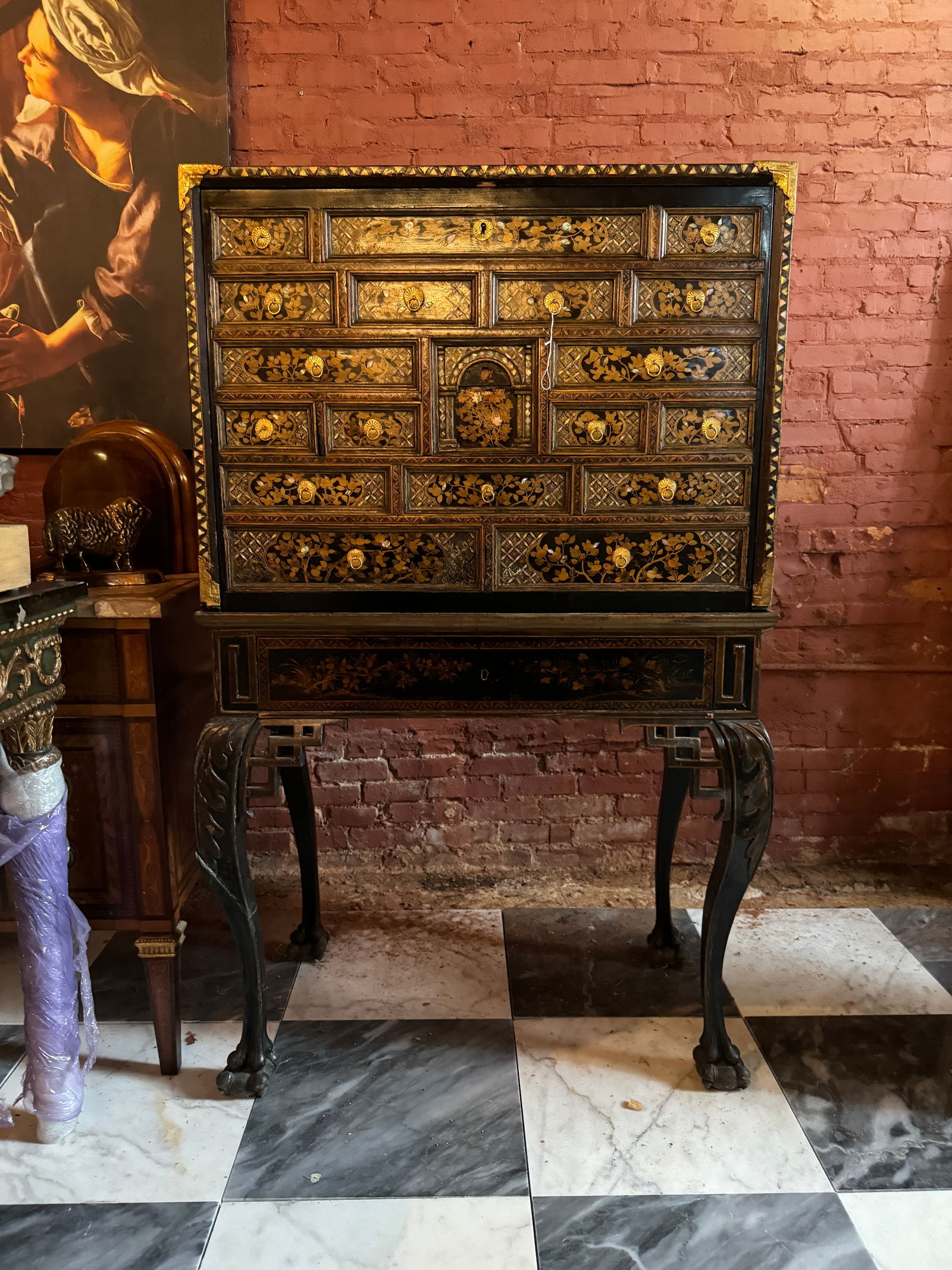 Important Japanese Edo period lacquer cabinet 17th century (1 of 4)