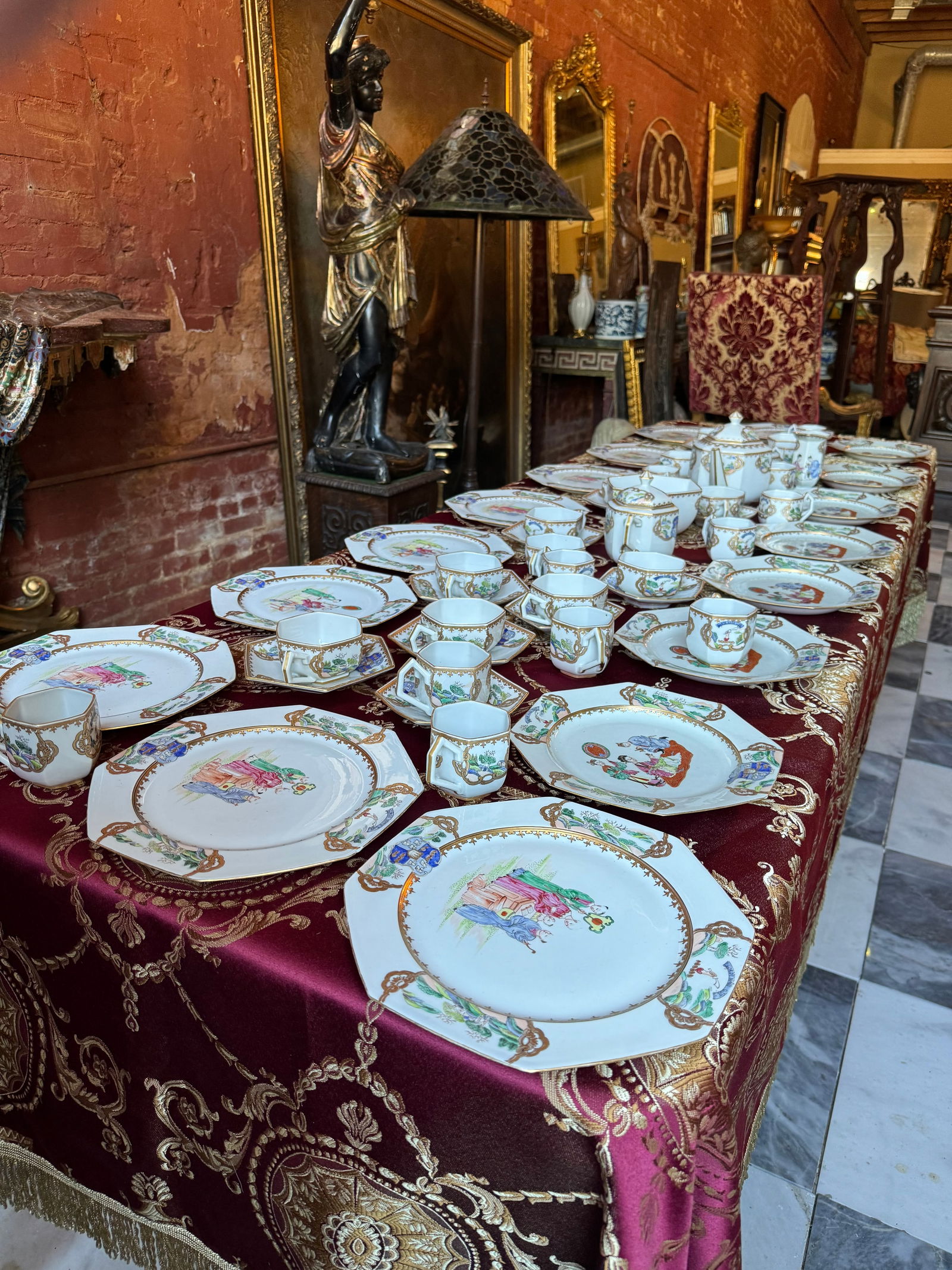 Exceptional Set of Rare Qianlong dynasty Chinese export porcelain set (1 of 9)