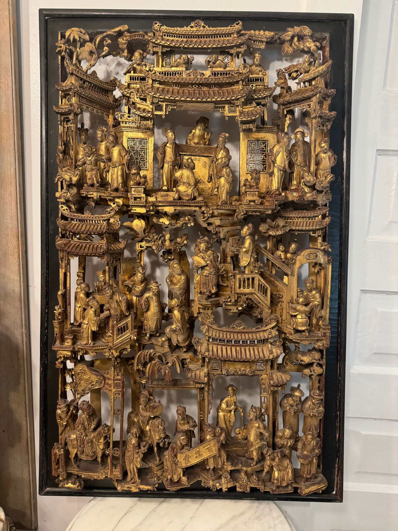Fine Qing Dynasty carved gilt wood palace interior plaque (1 of 9)