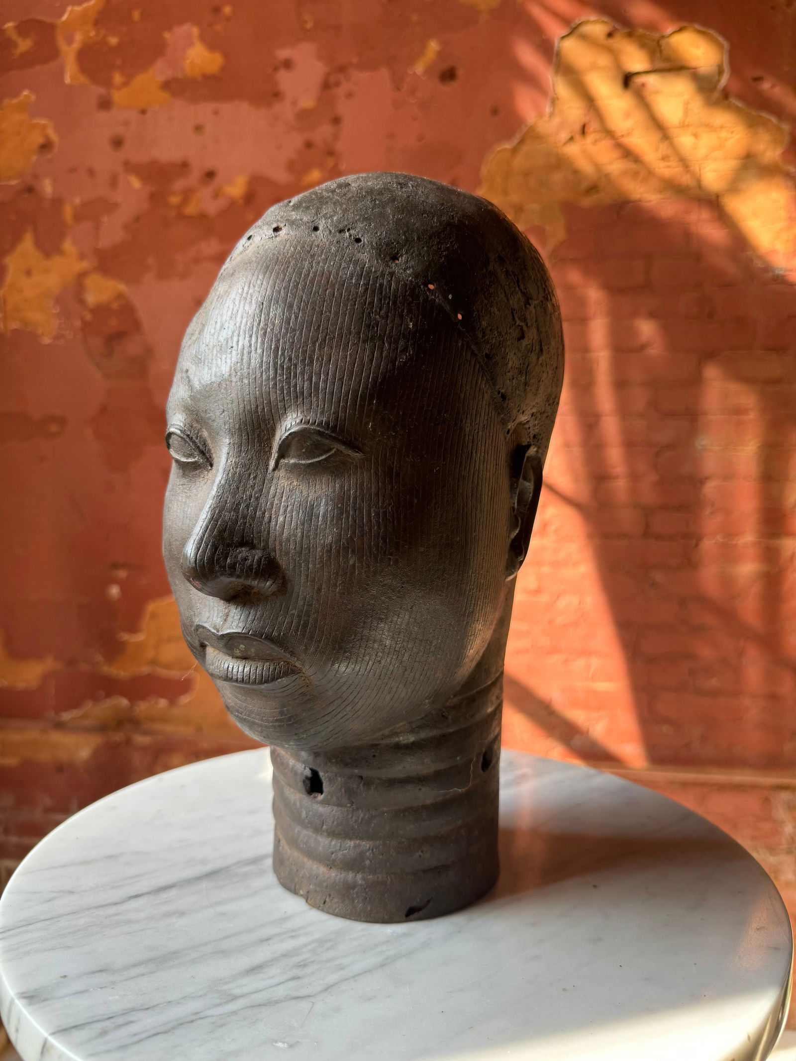 Highly Important West African Bénin Bronze portrait bust 19th century or earlier (1 of 8)