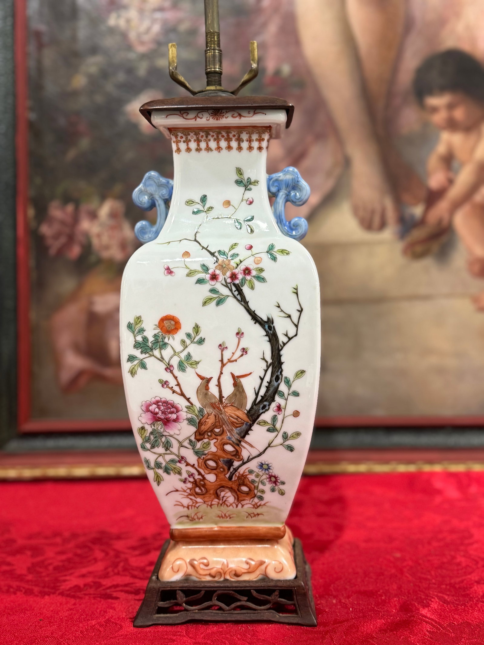 Fine Antique Qing dynasty porcelain vase lamp: Antique Chinese Qing dynasty vase made into lamp