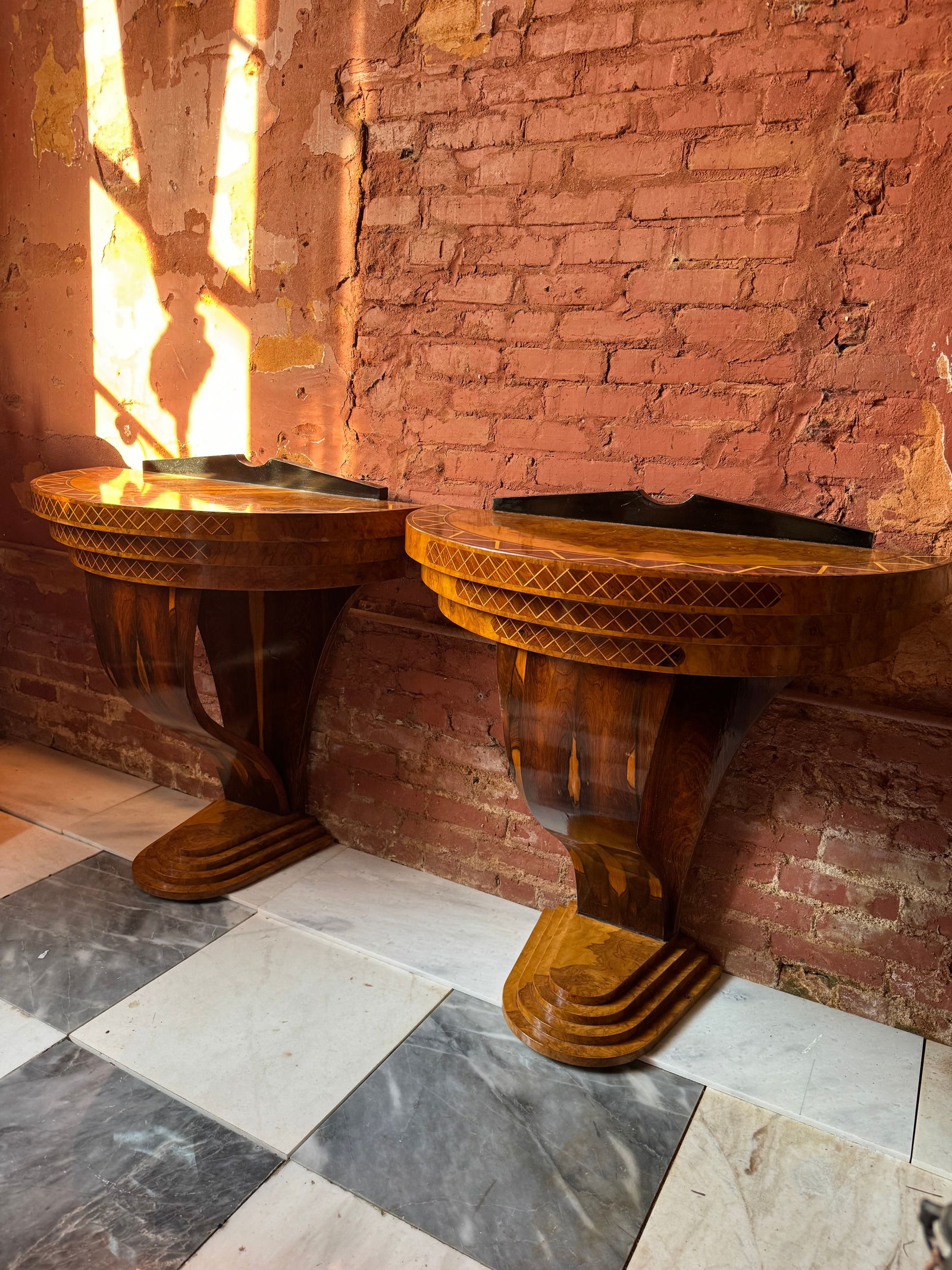 Pair of fine French Art Deco consoles Émile-Jacques Ruhlmann (1 of 3)