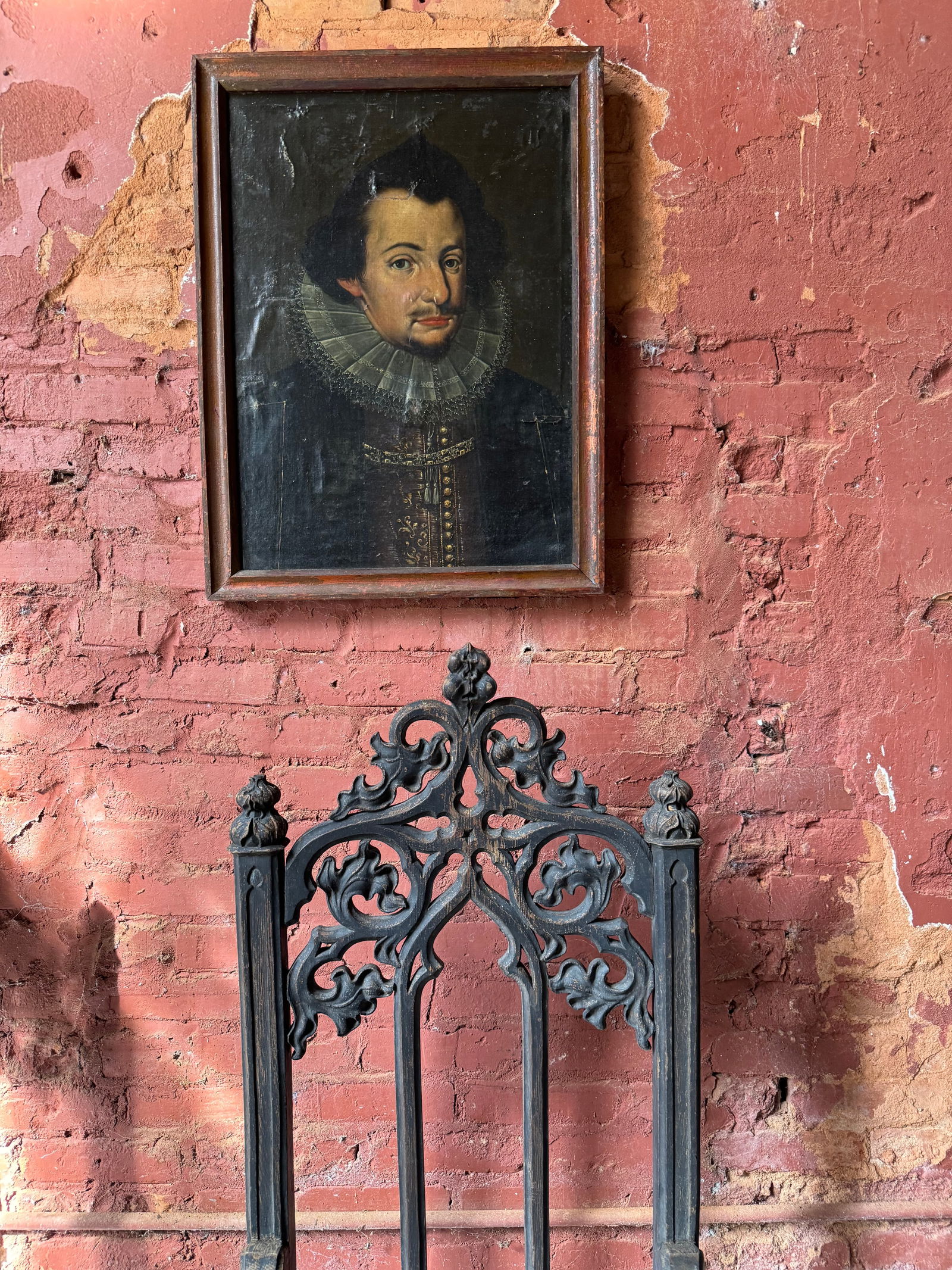 Early Spanish Old Master portrait 17th century (1 of 7)