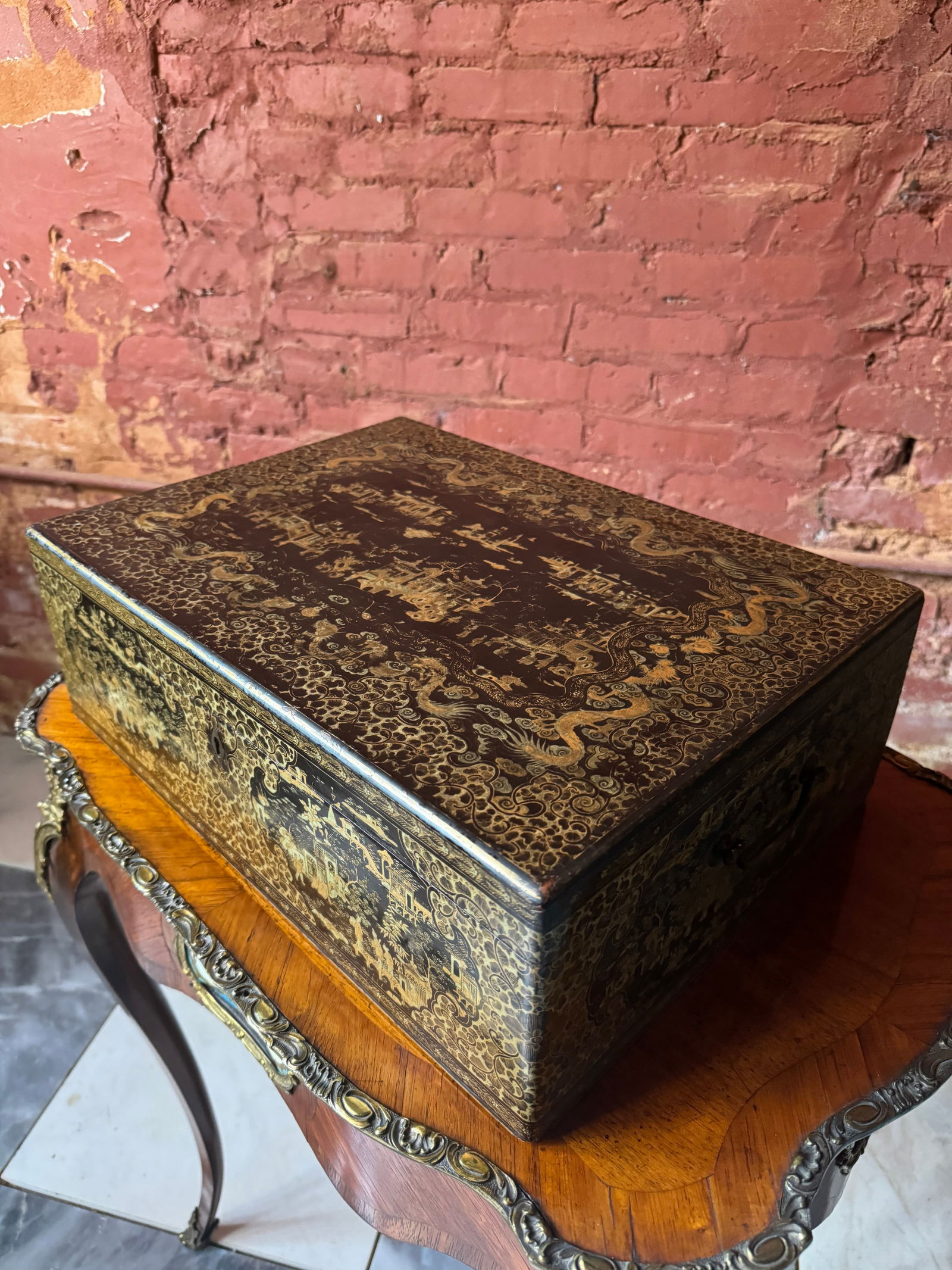 Fine Qing Dynasty China trade lacquer box Large (1 of 6)