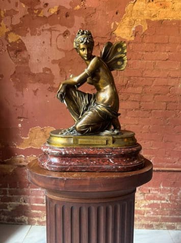 Fine Eugene Laurent Bronze Sculpture Art Nouveau: A fantastic neo-classical Art Nouveau sculpture by the French artist Eugène Laurent (1832-1898) depicting the Greek Goddess Psyche, complete with her butterfly wings, holding the gilt oil lamp which