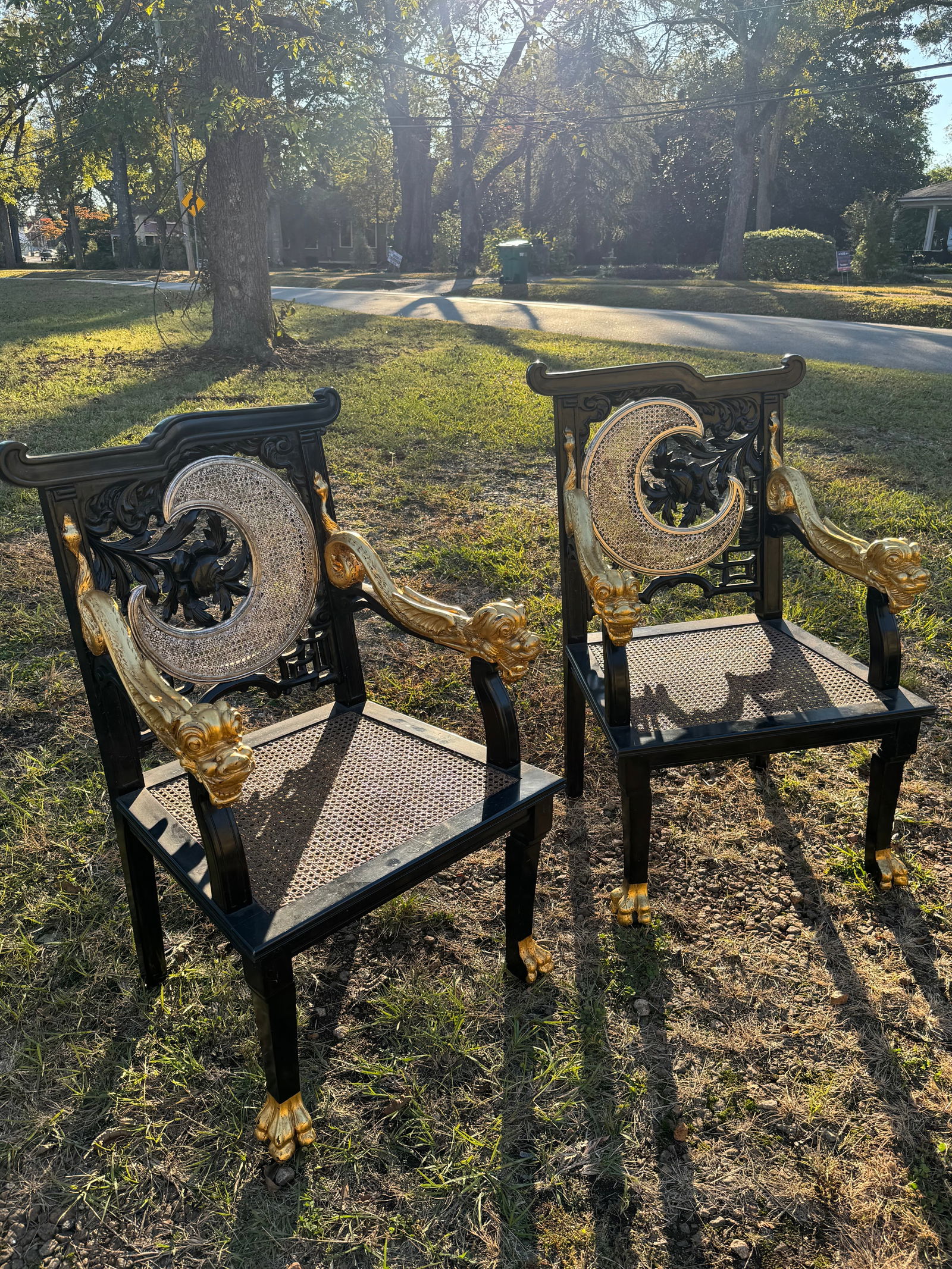 Rare French Gabriel Varidot armchairs: Beautiful 19th century pair of rare French armchairs in the Chinese taste attributed to Gabriel Vardot. Black lacquer with parcel gilt. From a fine Philadelphia estate