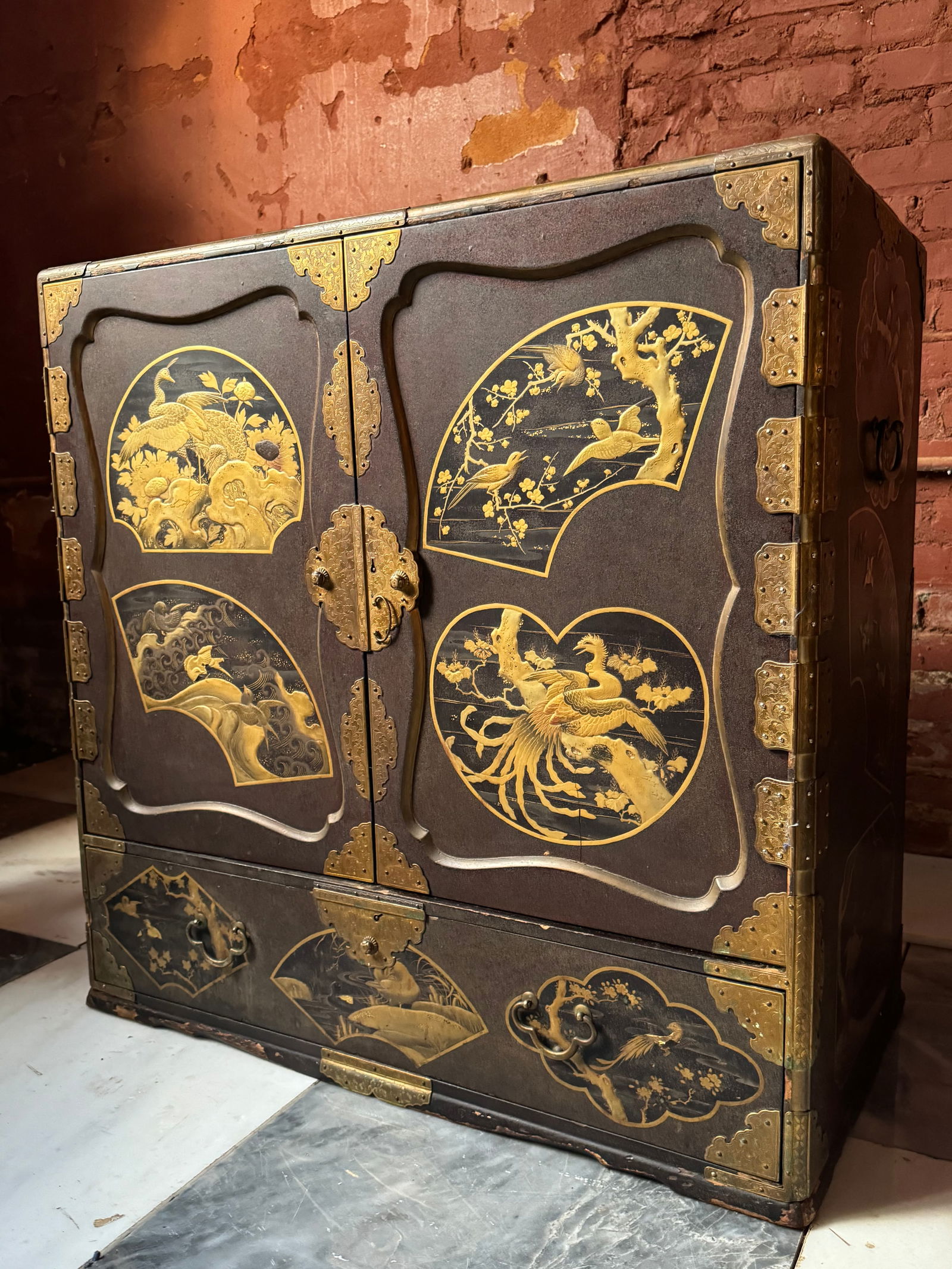Fine Meiji Lacquer Shibiyama Tonso cabinet Ex-Sotheby's (1 of 13)