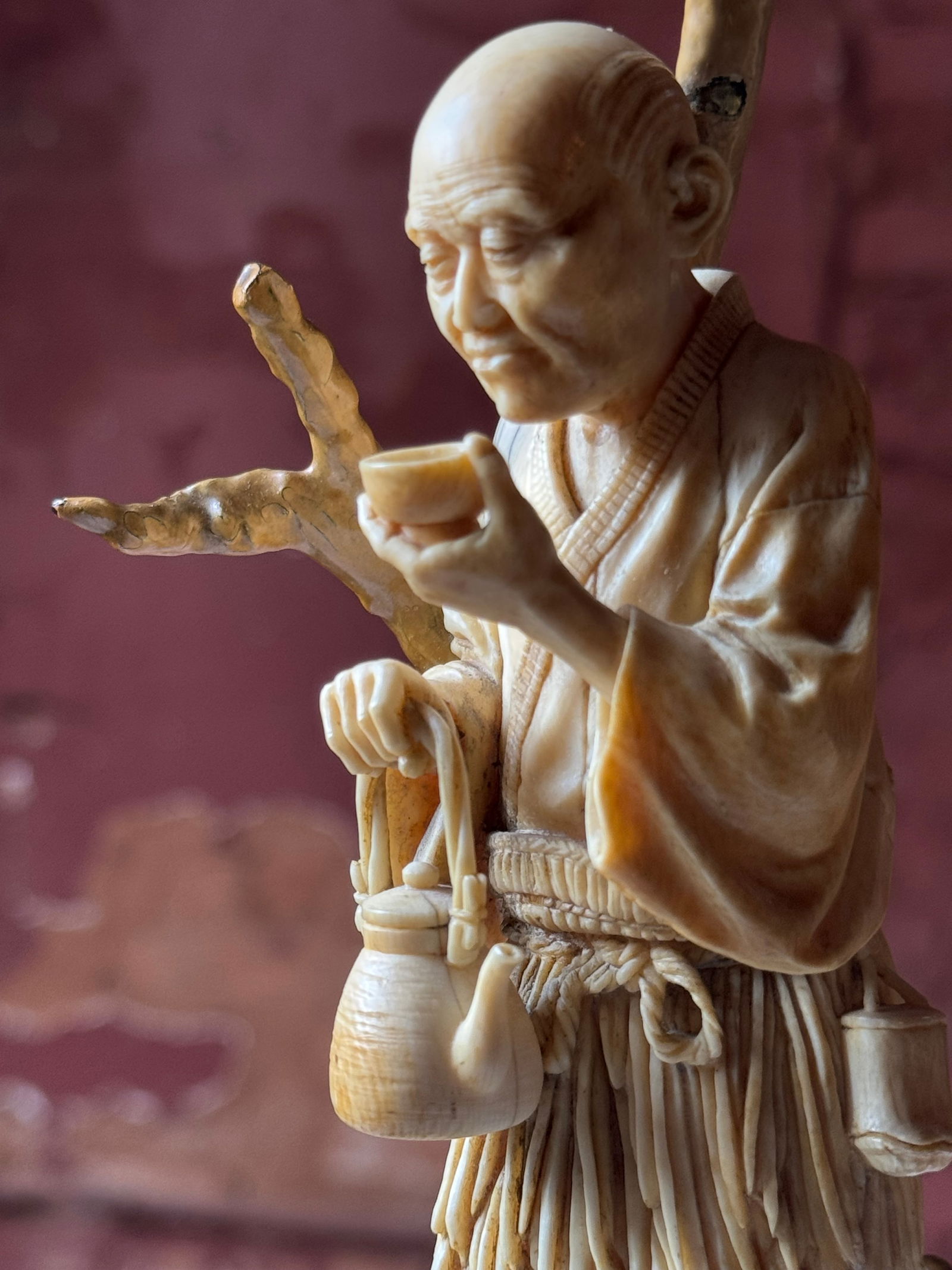 Incredible Tokyo school Carved Meiji period figure: Superb Tokyo school carved figure. Meiji period. Fitted as a lamp in the early 20th century.