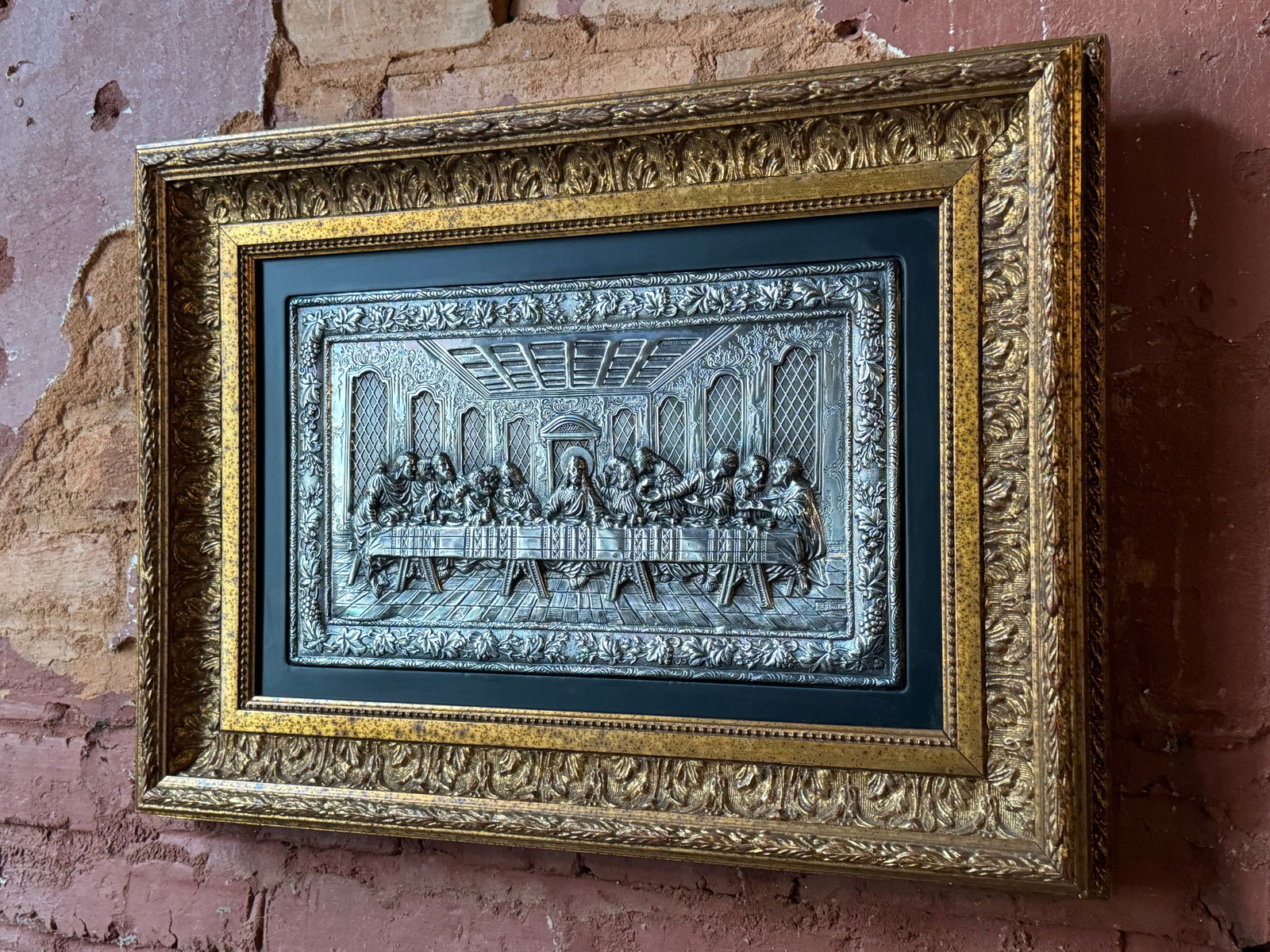 Leonardo da Vinci Last Super Sterling Silver Plaque: Fine sterling silver Last Supper plaque in the manner of Leonardo da Vinci. Made of fine sterling silver. Hallmarked. Presented in a beautiful Italian gilt frame. The plaque itself likely weighs over