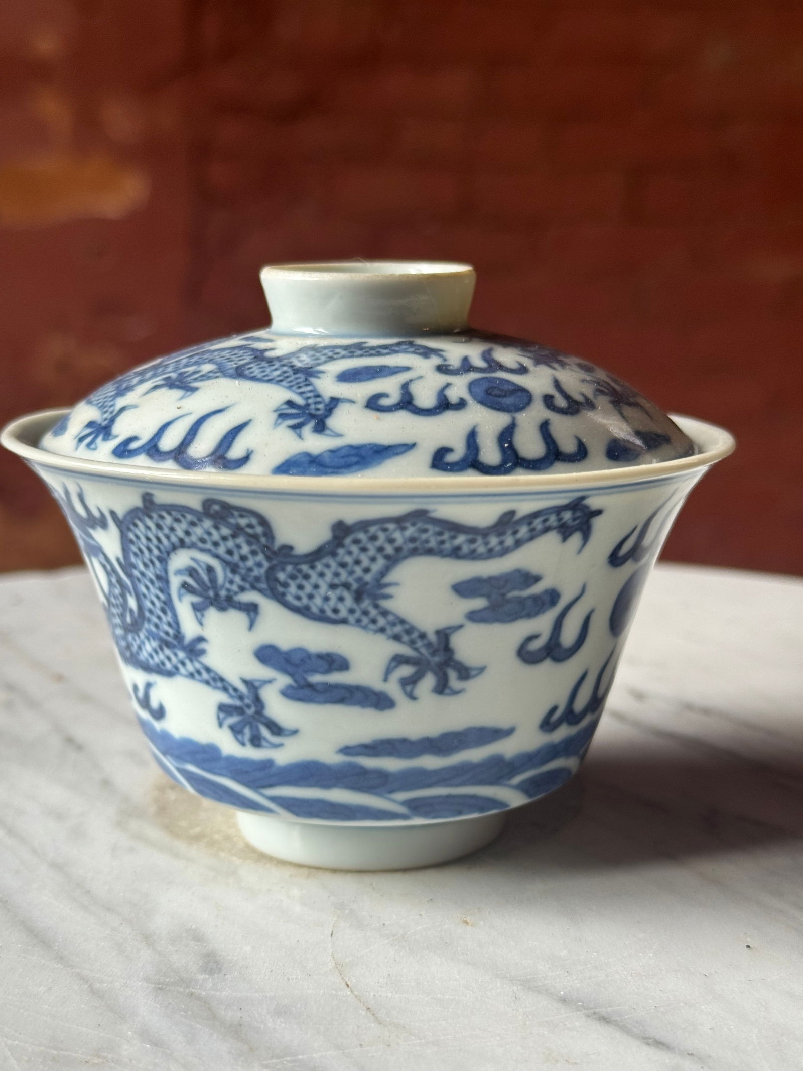 Qing dynasty porcelain covered bowl (1 of 5)
