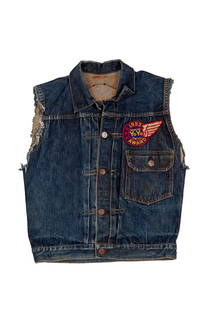 SINGLE POCKET BUCKLEBACK LEVIS VEST w/ YOYO PATCHES *ONE SIDE RED TAB: 1940's-50's 15” shoulders17” pit to pit21” top to bottom No Reserve