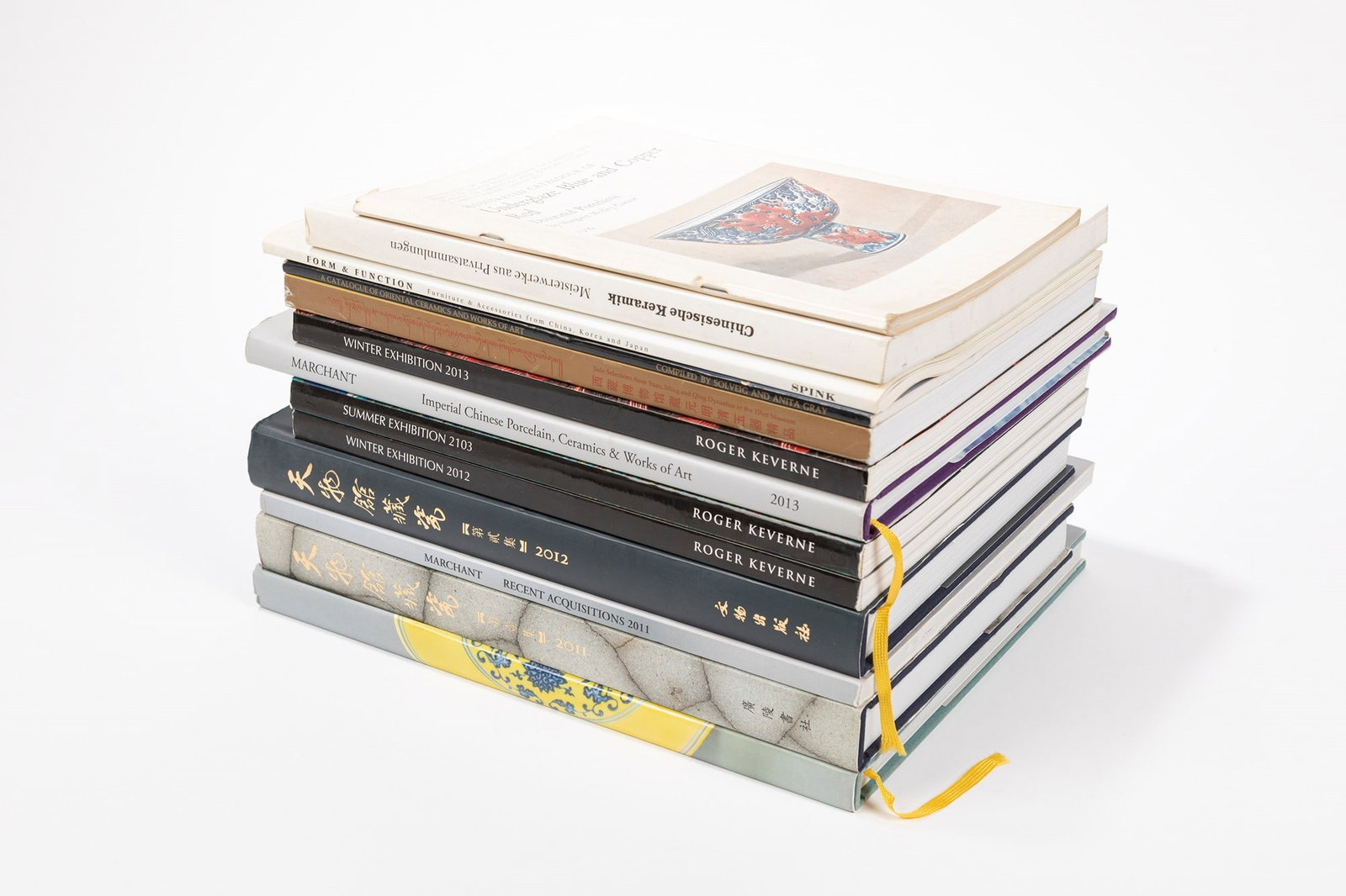 THIRTEEN CATALOGUES,: Several authors and publications. 十三本东方艺术品图录