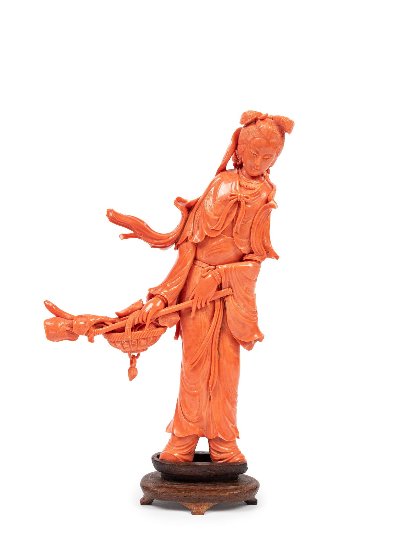 A MOMO CORAL SCULPTURE, China, early 20th century