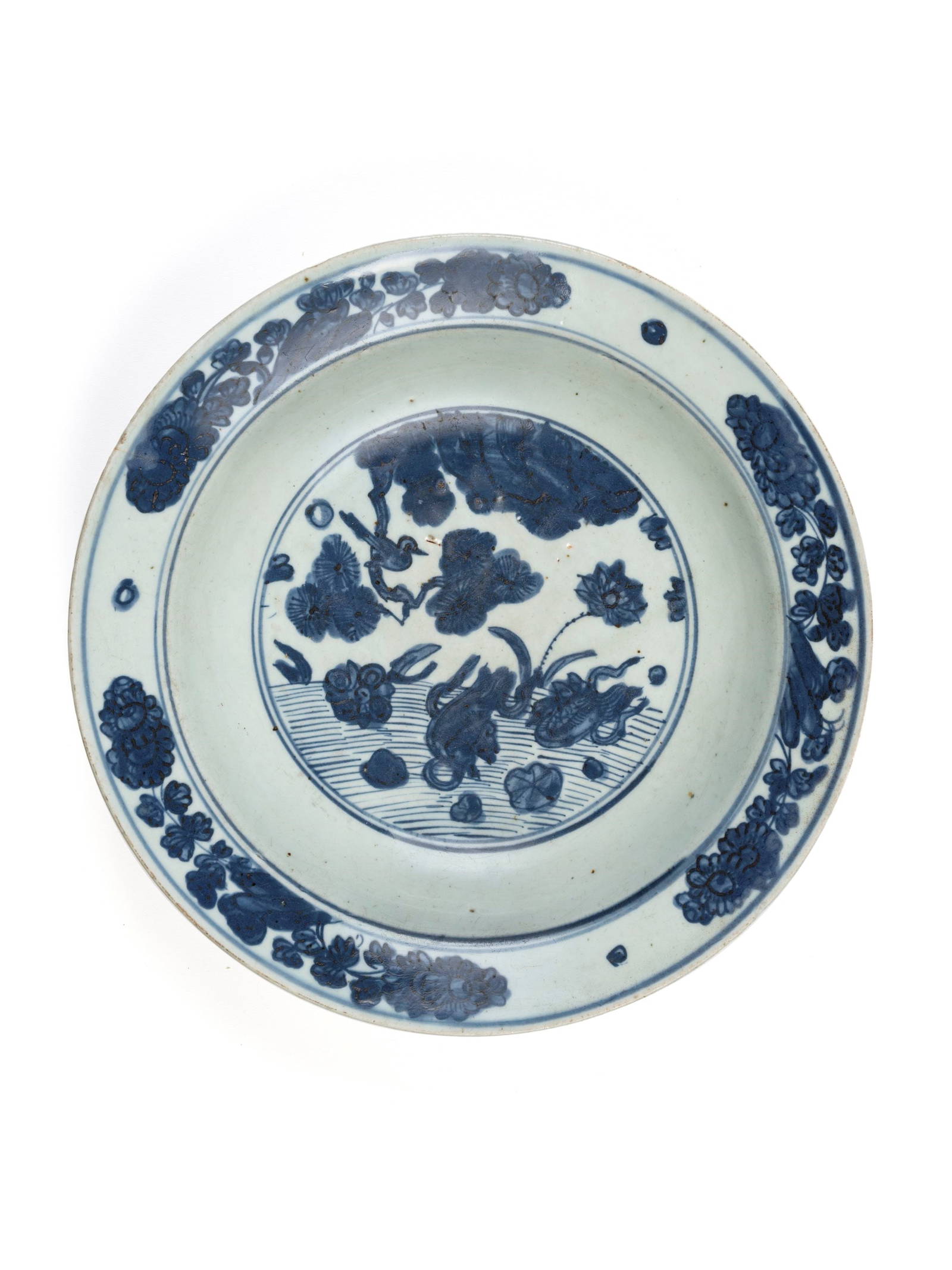 A BLUE AND WHITE 'LOTUS POND' PORCELAIN DISH, China, Ming dynasty, Jiajing period (1521-1567)