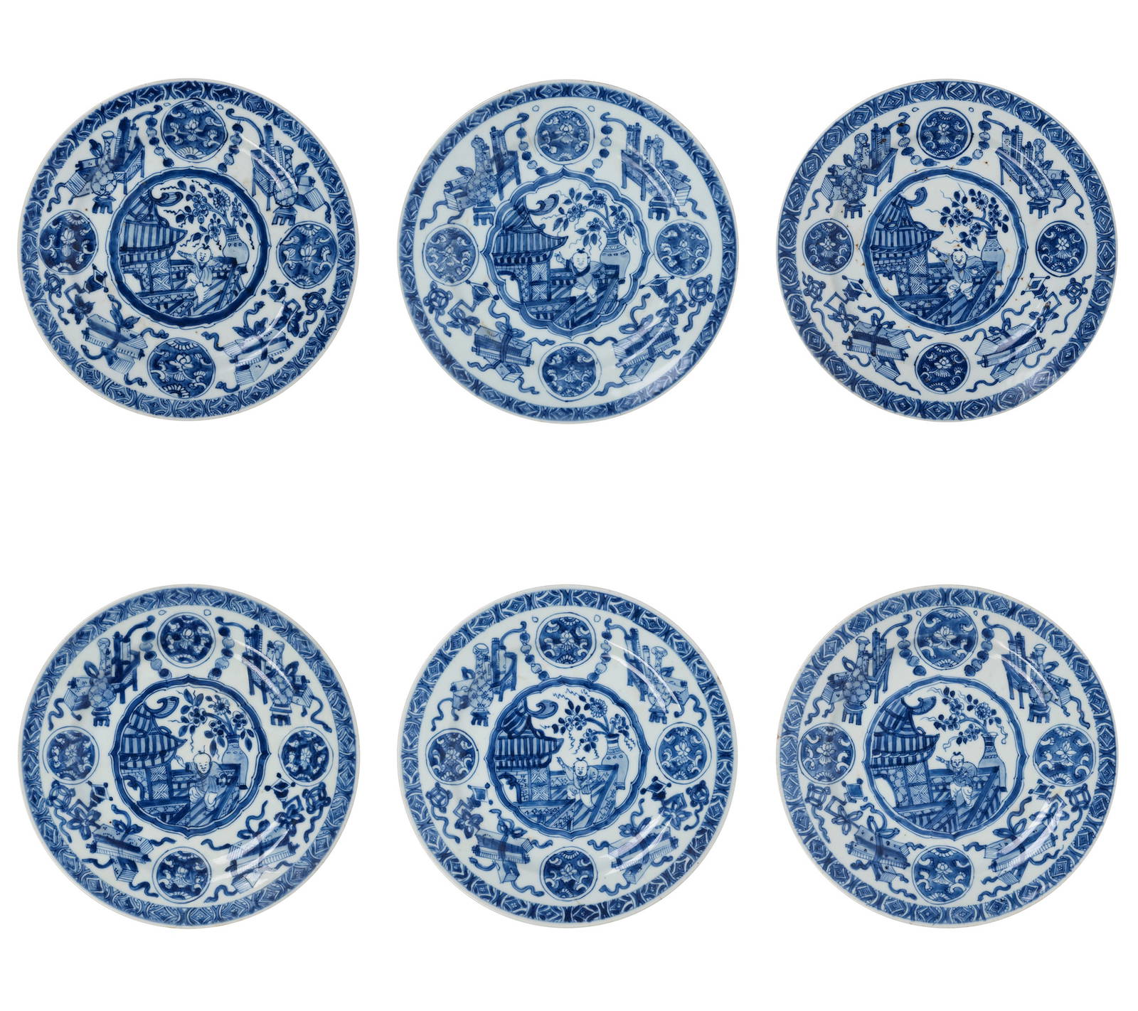 A SET OF SIX BLUE AND WHITE PORCELAIN DISHES, China, Qing dynasty, Kangxi period (1661-1722)