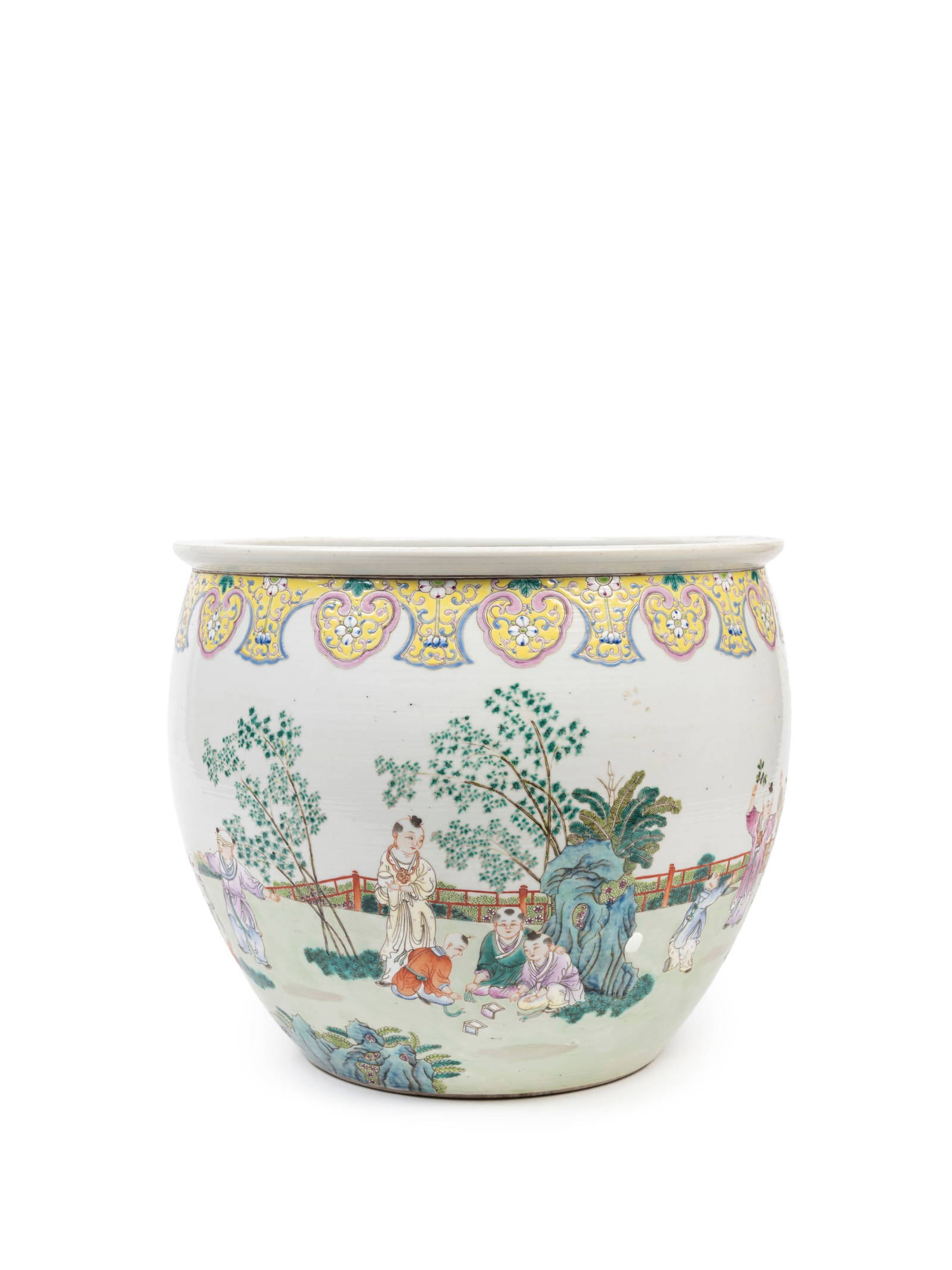 A FAMILLE ROSE PORCELAIN JARDINIERE, China, Republic period (1912-1949)