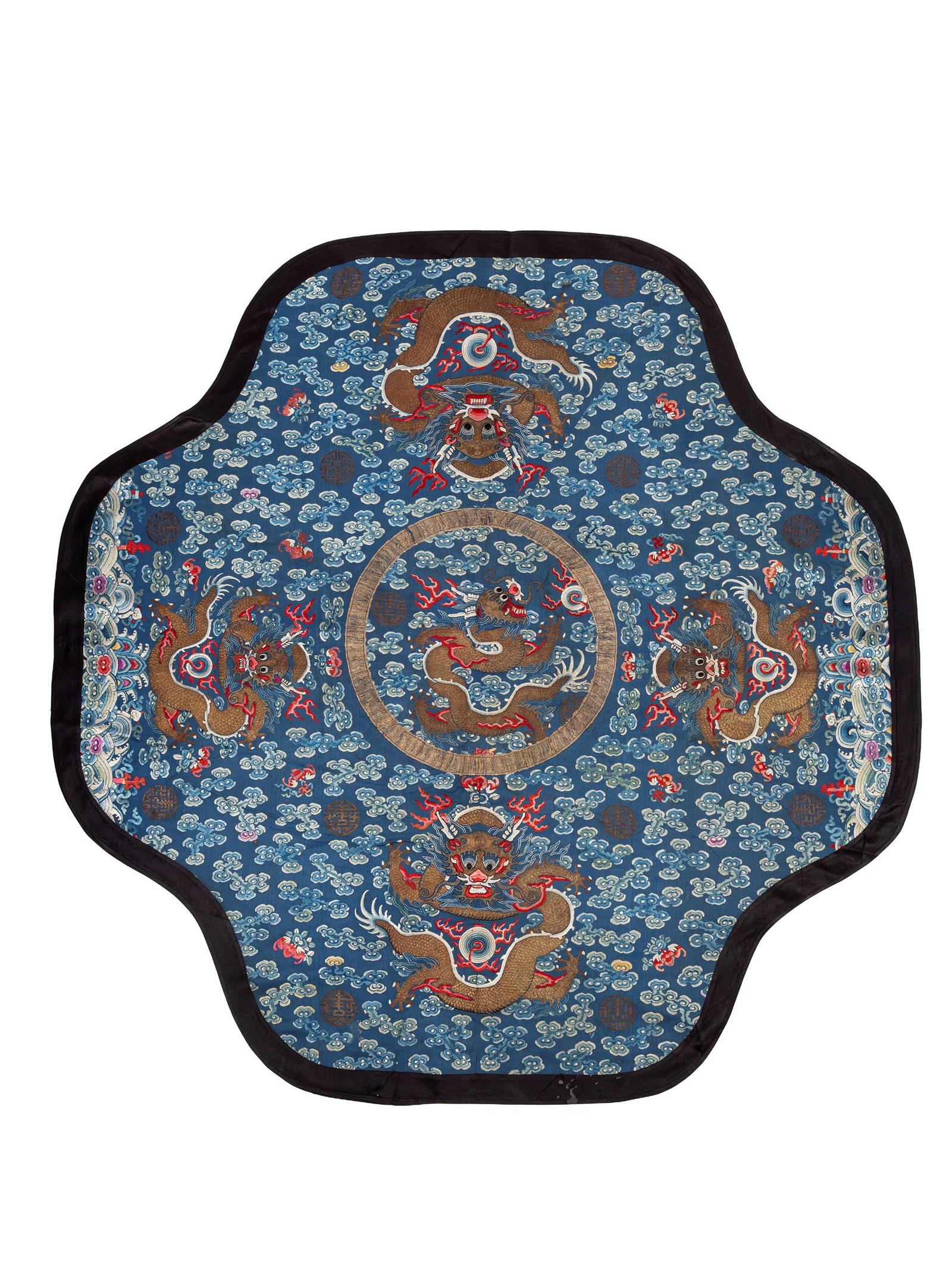 A LARGE EMBROIDERY ON SILK, China, Qing dynasty, 19th century