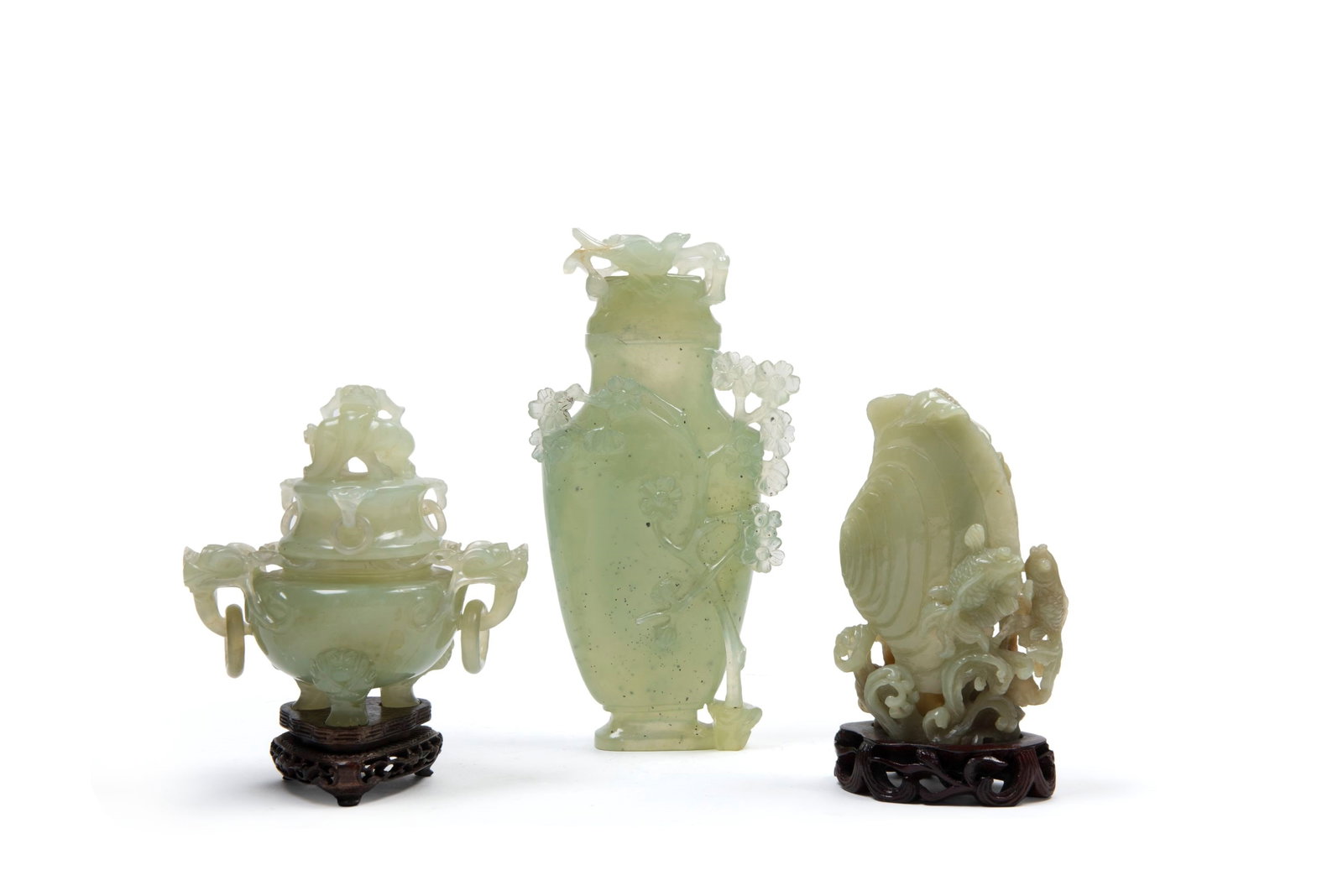 LOT CONSISTING OF HARDSTONE ITEMS, China, 20th century (1 of 2)