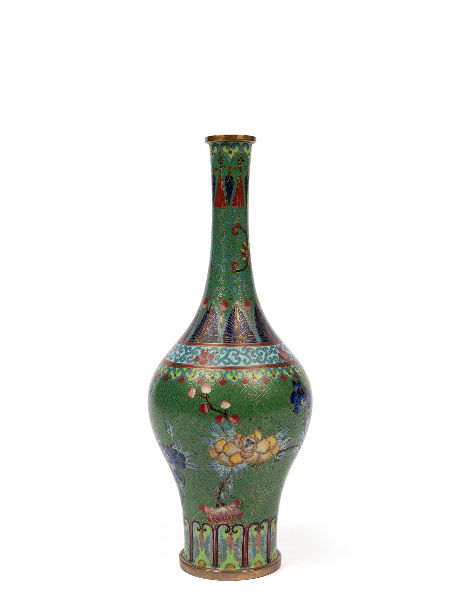 A CLOISONNÉ VASE, China, 20th century: h cm 21,5 Bottle-shaped, the body is enamelled on a green ground with floral motifs. 晚清民国 铜胎掐丝珐琅长颈ல