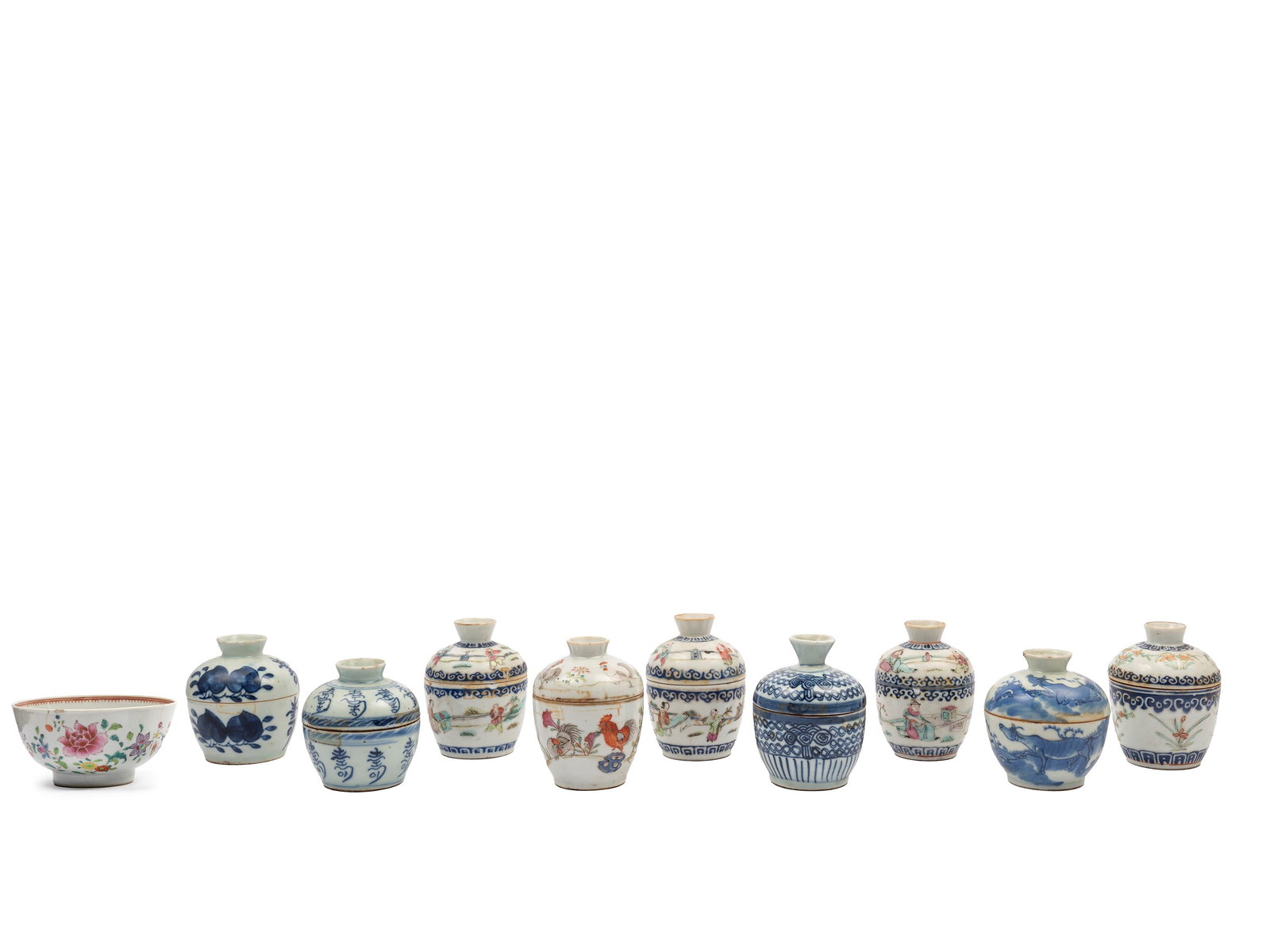 TEN PORCELAIN PIECES, China, 19th / 20th century: The larger h cm 9,3 x d cm 7 Comprising nine lidded cups, four in blue and white porcelain and five in famille rose porcelain depicting scenes with figures and animals; the small bowl in famille rose